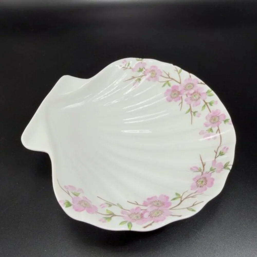 Porcelaine de Paris France Porcelain Shell Shaped Dish Plate Trinket Holder READ
